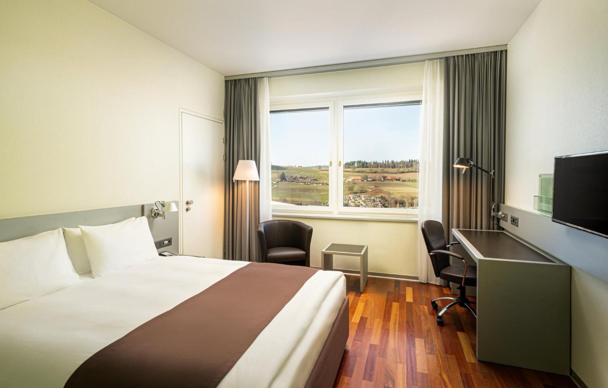 Westside By Ihg Hotel Berna